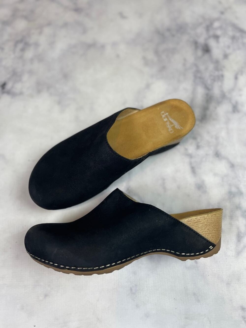 Dansko Talulah Black Milled Nubuck Suede Clogs Comfort Sz 37/ 6.5-7 US